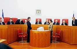 בג
