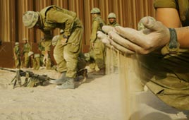 חיילים סורקים את הקרקע ב ציר פילדלפי