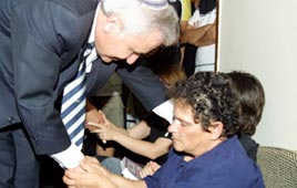 נשיא המדינה בביקור תנחומים אצל הוריו של רב סרן שחר בן ישי