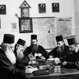 נזירים יוונים בכנסיה המזרחית האורתודוכסית באתוס נזירים יוונים בכנסיה המזרחית האורתודוכסית באתוס