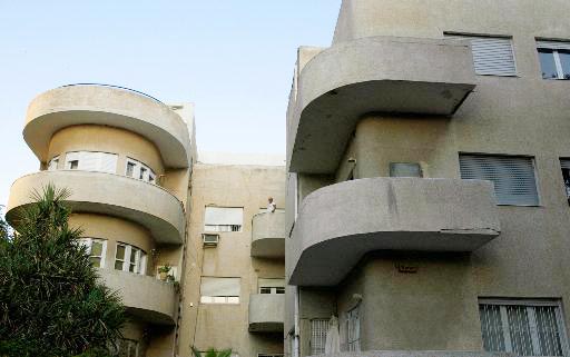 Buildings with distinctive curved balconies on Bialik Street in Tel Aviv (Photo: AP)