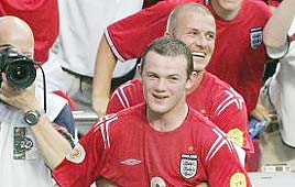 מדינה באטרף. וויין רוני