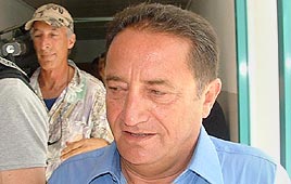 יוסי מימן מגיע לחקירה בבת ים