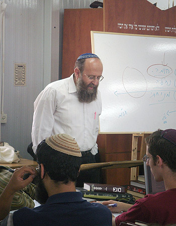 http://images1.ynet.co.il/PicServer2/04062007/1138345/1_o&91;1&93;_hh.jpg
