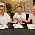 גילעד אלטשולר וקלמן שחם מייסדים ומנכ"לים ויוסי ניצני (במרכז), סמנכ"ל בנק מזרחי-טפחות