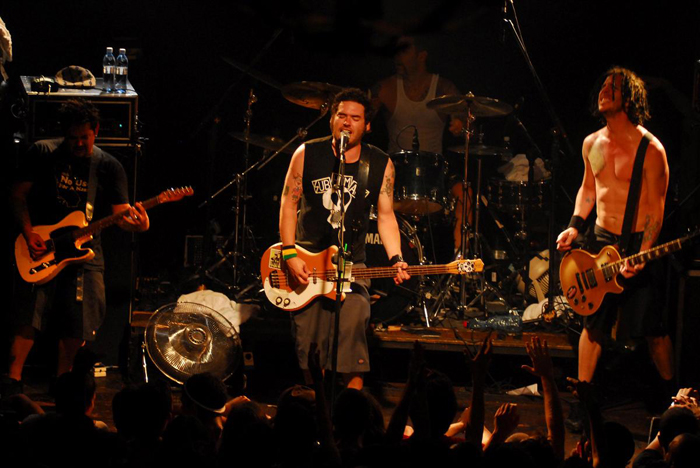 NOFX perform in Israel in 2007 (Photo: Dana Kopel)