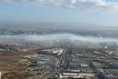 זיהום במפרץ חיפה (צילום: ערן ובר) (צילום: ערן ובר)