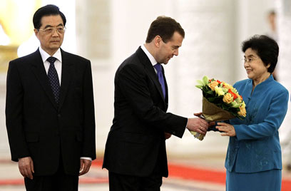 נשיאי רוסיה וסין, מדבדב והו. לחץ משותף על ראש סבא"א (צילום: AFP) (צילום: AFP)