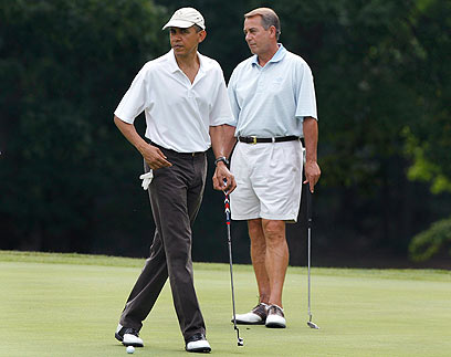 אובמה משחק גולף ועושה פוליטיקה עם יו"ר בית הנבחרים הרפובליקני ג'ון ביינר (צילום: AP) (צילום: AP)
