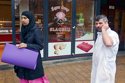 אטליז מוסלמי חלאל בהולנד (צילום: AP) (צילום: AP)