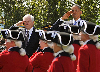 גייטס ואובמה. שיבח את האיפוק של הנשיא (צילום: AFP) (צילום: AFP)