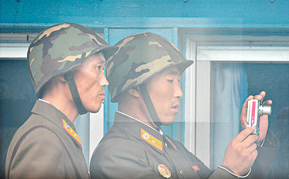 מדאיגים את האמריקנים. חיילים צפון קוריאנים (צילום: רויטרס) (צילום: רויטרס)