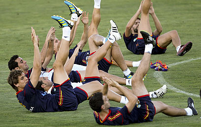 נבחרת ספרד. מתכוננים לעלייה (צילום: EPA) (צילום: EPA)