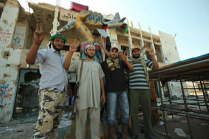 Rebels in Tripoli (Photo: Tsur Shezaf)
