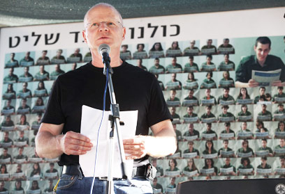  'Inhumane detention'. Noam Shalit at protest tent (Photo: Ohad Zwigenberg)