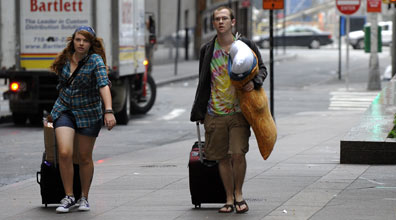 עוזבים את ניו יורק בגלל הסופה. "לא לחכות עד שיהיה מאוחר" (צילום: AFP) (צילום: AFP)