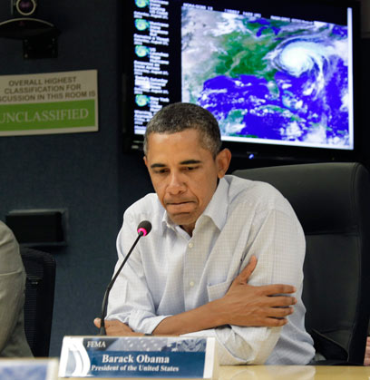 אובמה בתדרוך ב-FEMA: "אתם עושים עבודה נפלאה" (צילום: AP) (צילום: AP)