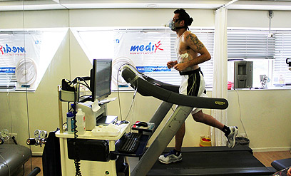 פרמאר בבדיקות רפואיות במכון 'מדיקס' (צילום: אתר מכבי ת"א) (צילום: אתר מכבי ת
