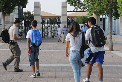 פותחים את השנה בתיכון בבאר שבע בו נפל גראד (צילום: הרצל יוסף) (צילום: הרצל יוסף)