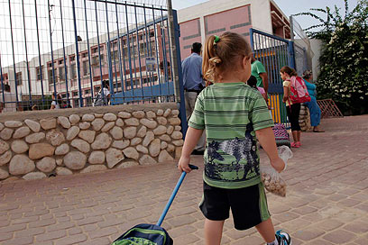 בדרך לכיתה (צילום: אליעד לוי) (צילום: אליעד לוי)