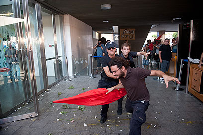 Social protesters clash with police (Photo: Ben Kelmer)