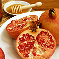 Arrival of pomegranates on the market marks beginning of holiday cooking 
