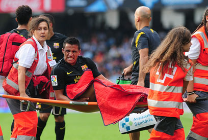 אלכסיס סאנצ'ס, סובל בדרך החוצה (צילום: AFP) (צילום: AFP)