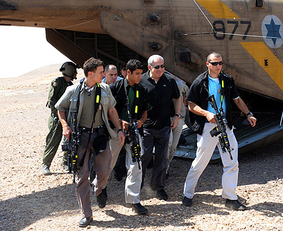 ראש הממשלה מסייר באזור גבול מצרים (צילום: עמוס בן גרשום ,לע"מ) (צילום: עמוס בן גרשום ,לע