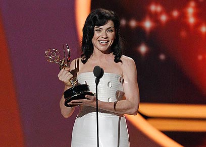ג'וליאנה מרגוליס, זוכת פרס השחקנית הטובה ביותר בדרמה (צילום: רויטרס) (צילום: רויטרס)