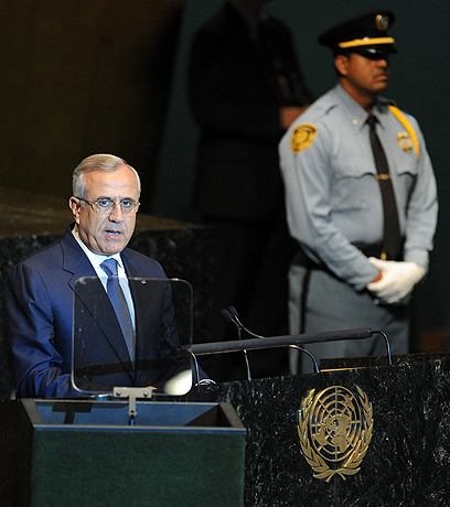 קרא לכנס בדחיפות את ראשי מערכת הביטחון. נשיא לבנון סולימאן (צילום: EPA) (צילום: EPA)