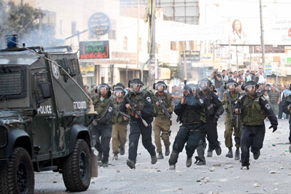 IDF disperses rioters in Qalandiya (Photo: Noam Moskowitz)