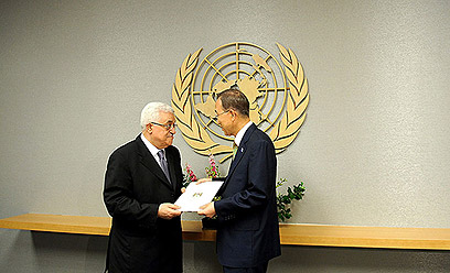 Abbas with UN chief Bank Ki-Moon last week (Photo: EPA)
