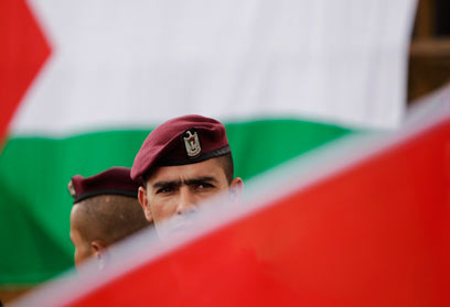 חייל פלסטיני, היום ברמאללה (צילום: רויטרס) (צילום: רויטרס)