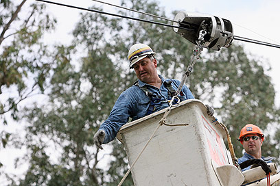 עובדי חברת החשמל. שכר גבוה (צילום: יוסי וייס) (צילום: יוסי וייס)