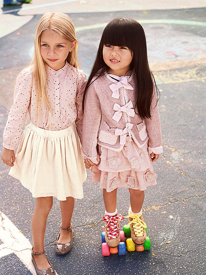 גם חמודים וגם תורמים. קולקציית הילדים של H&M (צילום: דיוויד מושגיין) (צילום: דיוויד מושגיין)