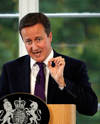 "נגן על האיים באופן הולם". ראש הממשלה הבריטי קמרון (צילום: EPA) (צילום: EPA)