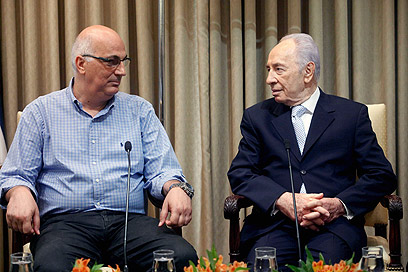 Meidan (L) and Peres (Photo: Miriam Alster, Flash 90) (Photo: Miriam Alster, Flash 90)