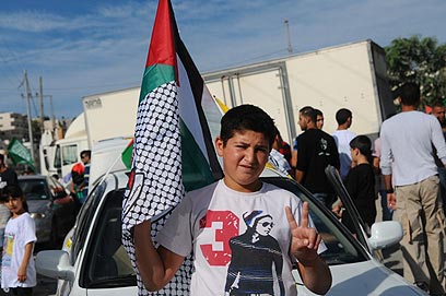 מכוניות חגו בעיר עם דגלי פלסטין. חוגגים בעיסאוויה, מזרח ירושלים (צילום: גור דותן) (צילום: גור דותן)