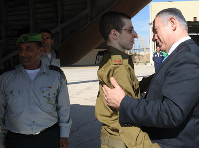 Gilad Shalit meets PM Netanyahu (Photo: Avi Ohayon, GPO) (Photo: Avi Ohayon, GPO)