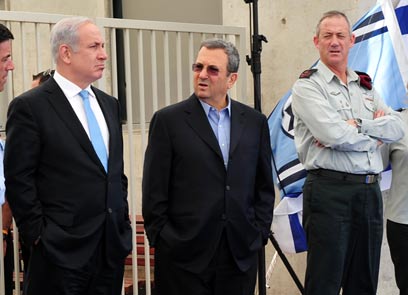 Netanyahu and Barak. Planning attack? (Photo: Ariel Hermoni, Defense Ministry)