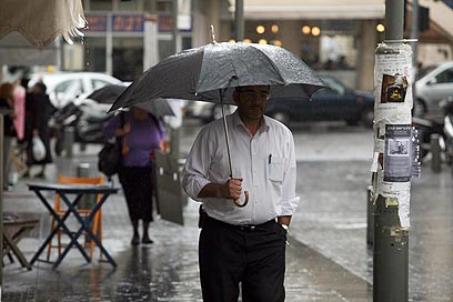גשם בירושלים, היום (צילום: גיל יוחנן) (צילום: גיל יוחנן)