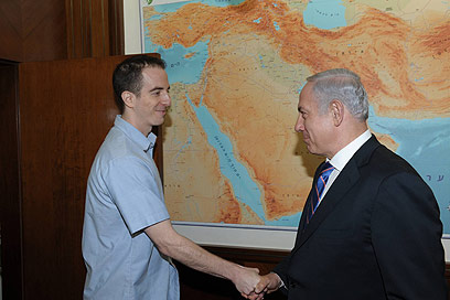 Grapel and Netanyahu (Photo: Amos Ben Gershom, GPO)