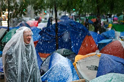 מחנה המחאה בניו יורק. ממשיכים להפגין (צילום: רויטרס) (צילום: רויטרס)