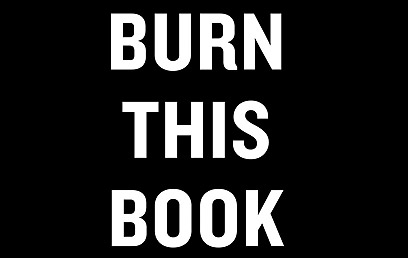 מעמדו הכפול של הסופר ב"Burn This Book"  (עטיפת הספר) (עטיפת הספר)