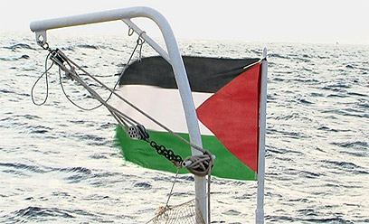 הכתב האיראני צילם: דגל פלסטין מונף על הספינה ()