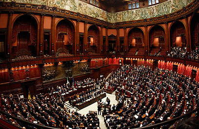 הפרלמנט האיטלקי. מי יוציא את רומא מהבוץ עכשיו? (צילום: רויטרס) (צילום: רויטרס)