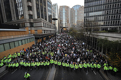 הפגנות נגד הצנע באנגליה (צילום: AFP) (צילום: AFP)