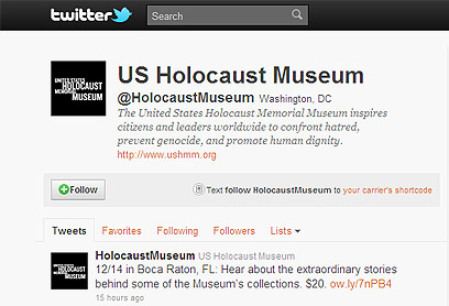 נעזרים ברשת לחיפוש הנעדרים. עמוד הטוויטר של מוזיאון השואה ()