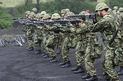 חיילים יפנים. "חילות ההגנה העצמית"              (צילום: gettyimages) (צילום: gettyimages)
