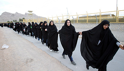 Iranian students to the rescue (Photo: EPA)